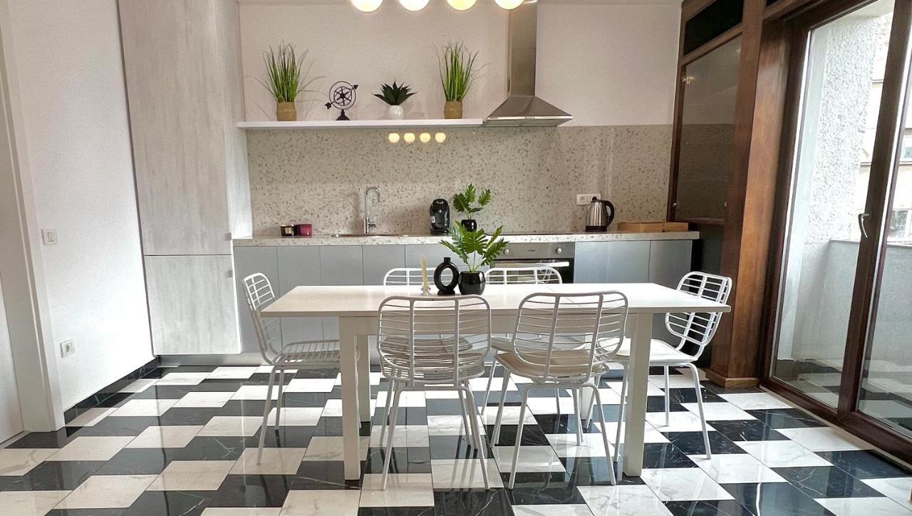 בוקרשט Elegant Two Bedrooms Apartment מראה חיצוני תמונה