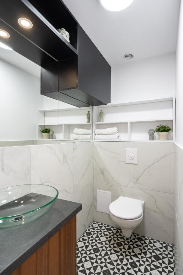 בוקרשט Elegant Two Bedrooms Apartment מראה חיצוני תמונה